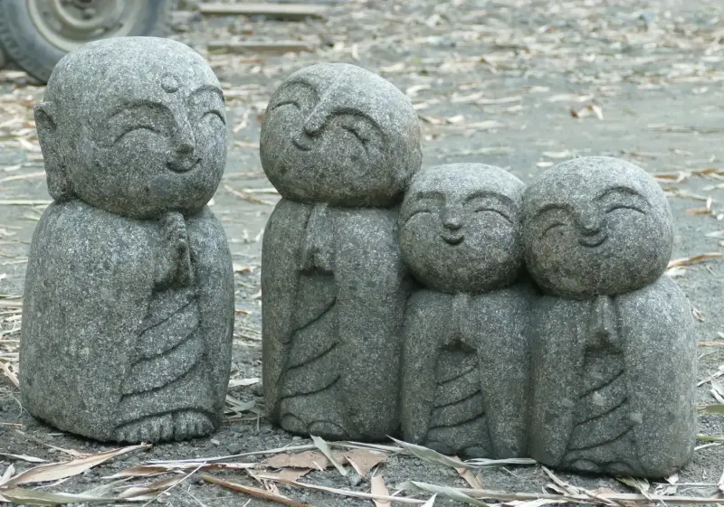 Product image of the product “Jizo is little monk, with 4 jizo are grouping such as 1 part separate and 3 grouping (4 parts in 1 se) ”